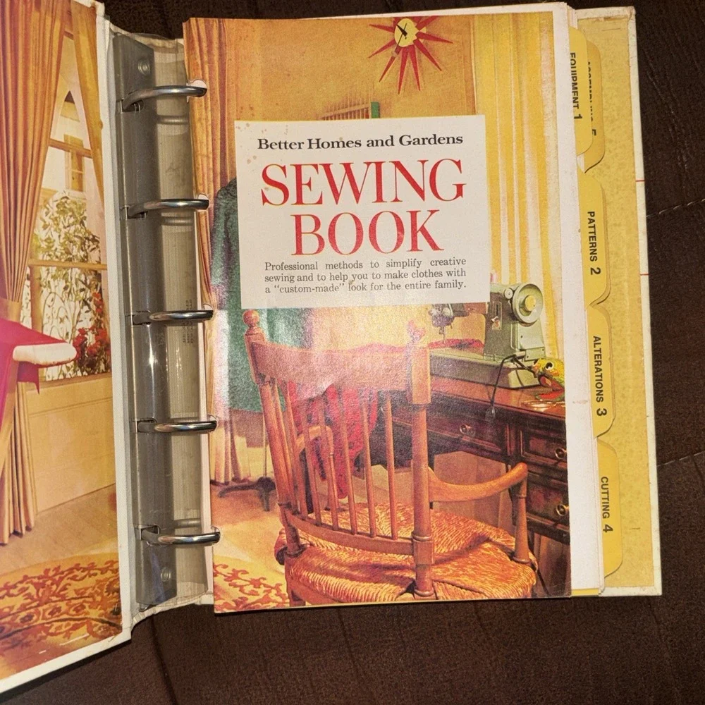 Vtg 1970 Better Homes and Garden Sewing Book Ring Binder Hardcover Tabs Retro